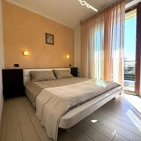 Romina - Free Parking Sea View!