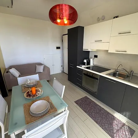 Romina - Free Parking Sea View!